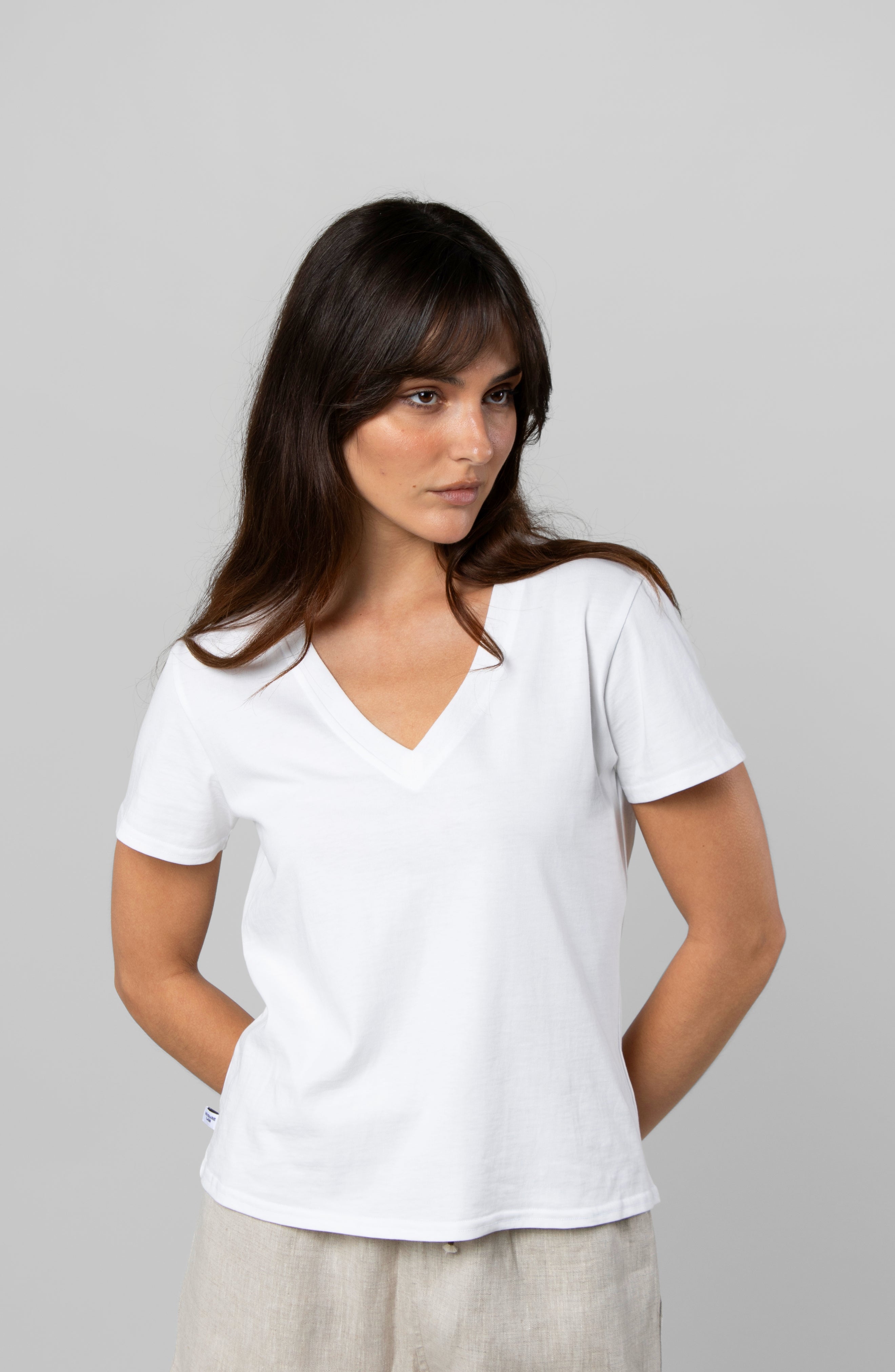 SUPIMA V-NECK