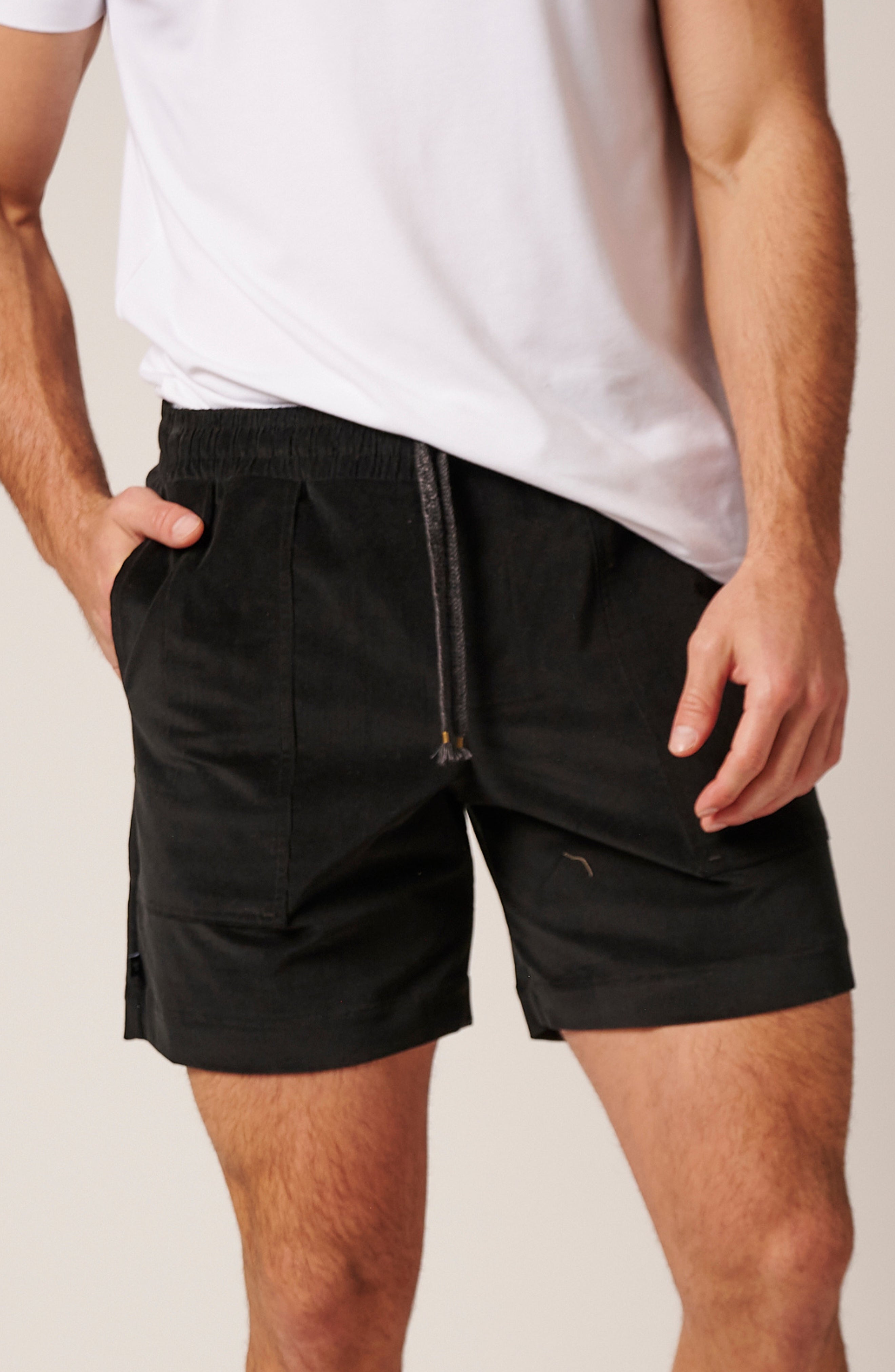 PATCH POCKET CORDUROY SHORT