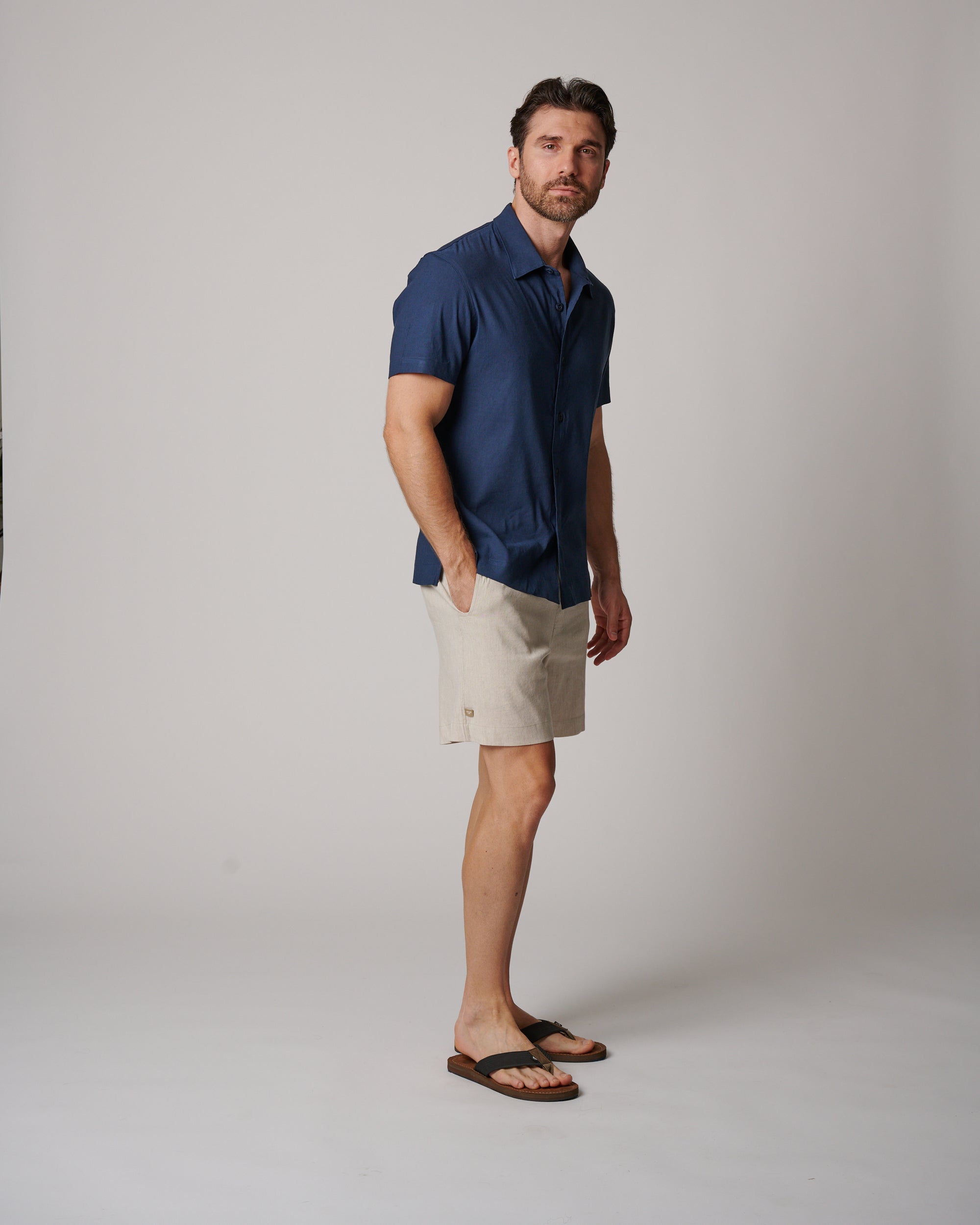 LAID-BACK LINEN SHORTS