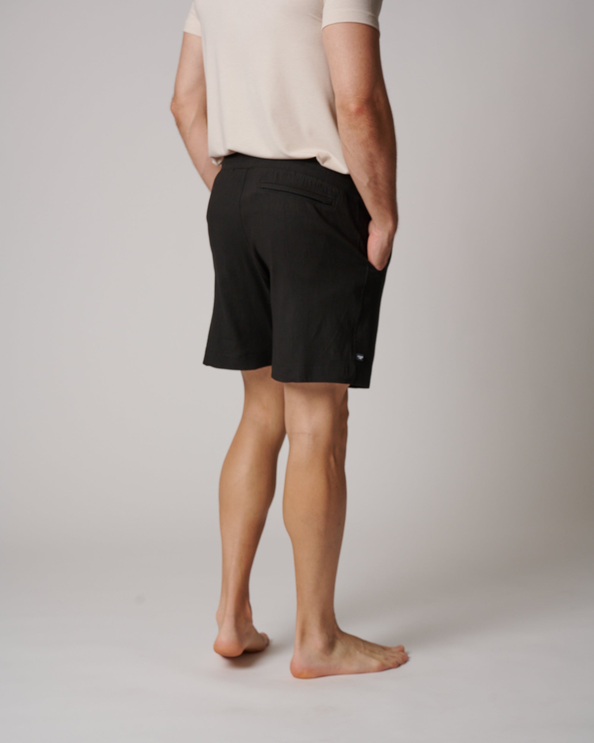 LAID-BACK LINEN SHORTS