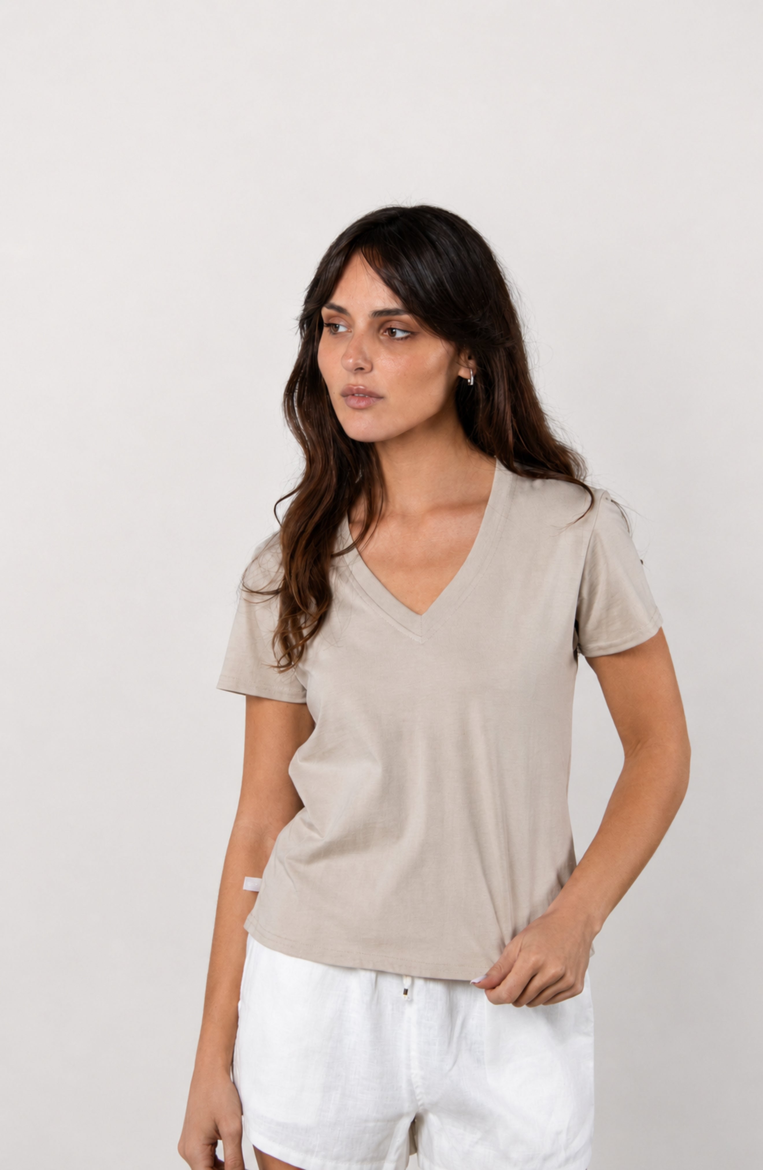 SUPIMA V-NECK TEE