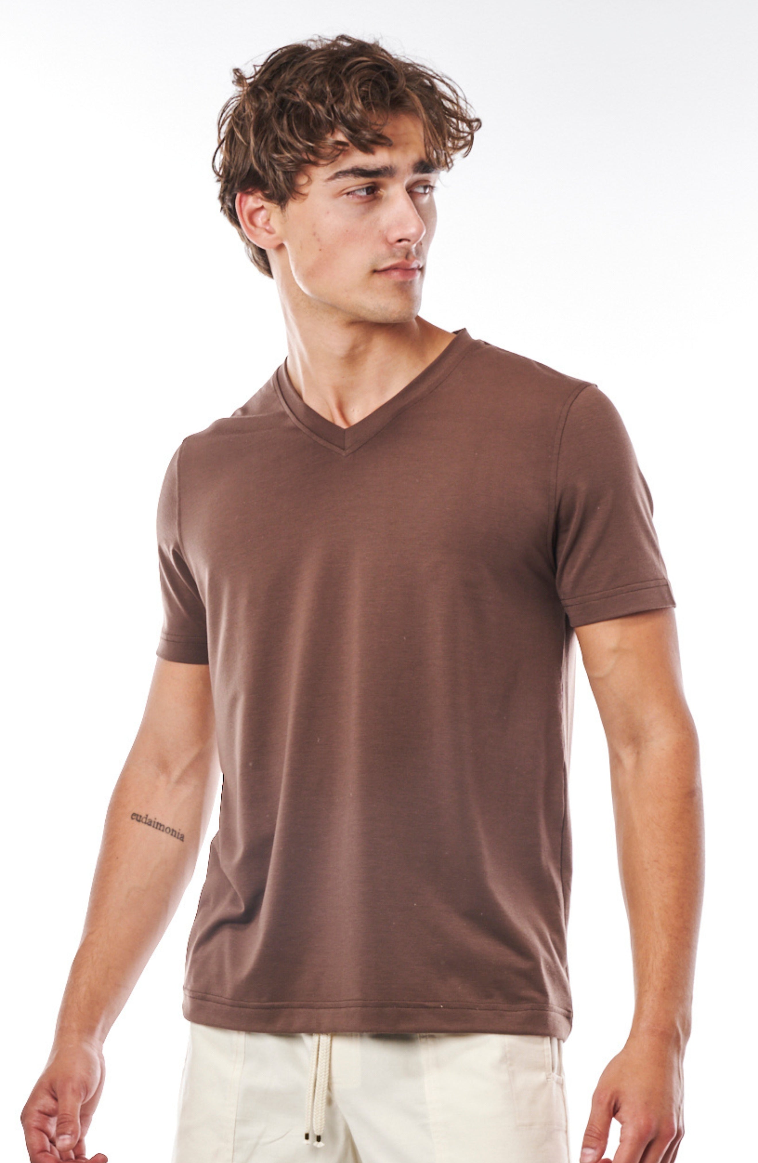 EVERYDAY V-NECK