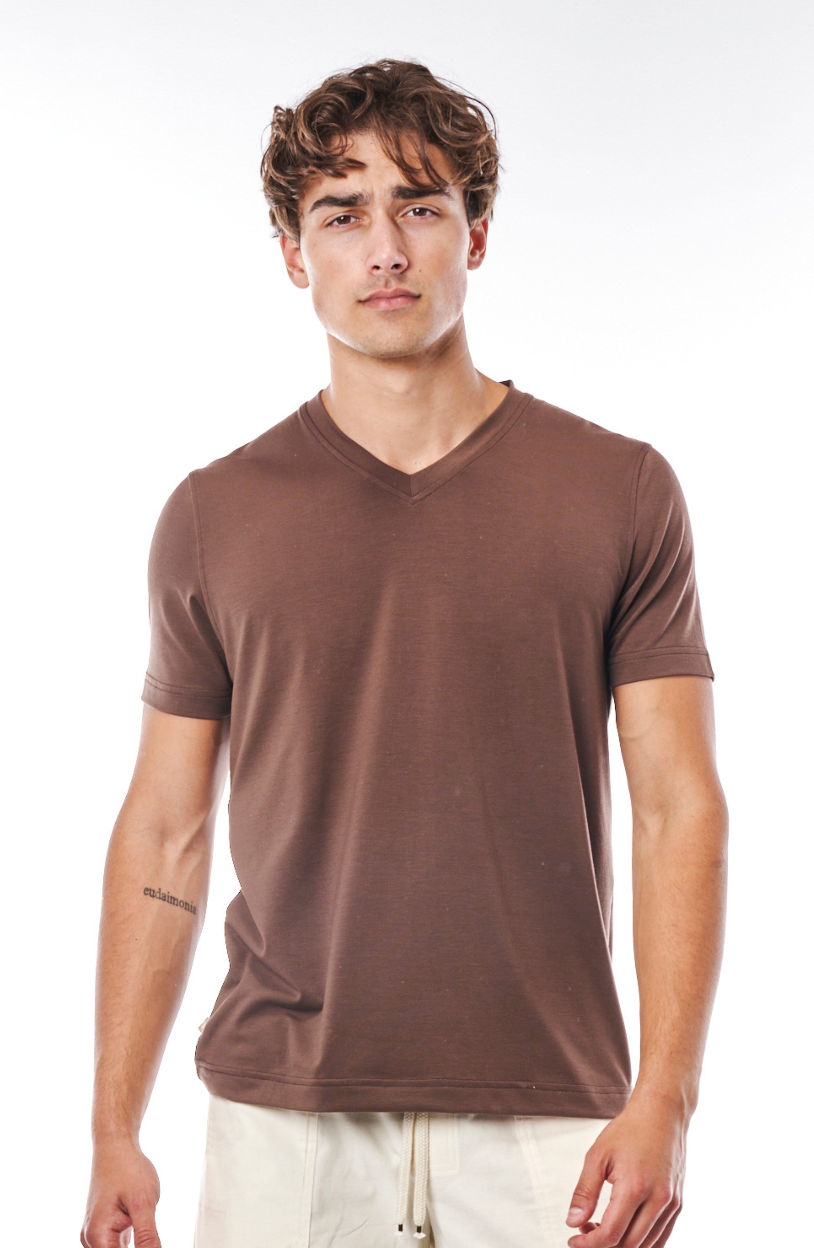 EVERYDAY V-NECK