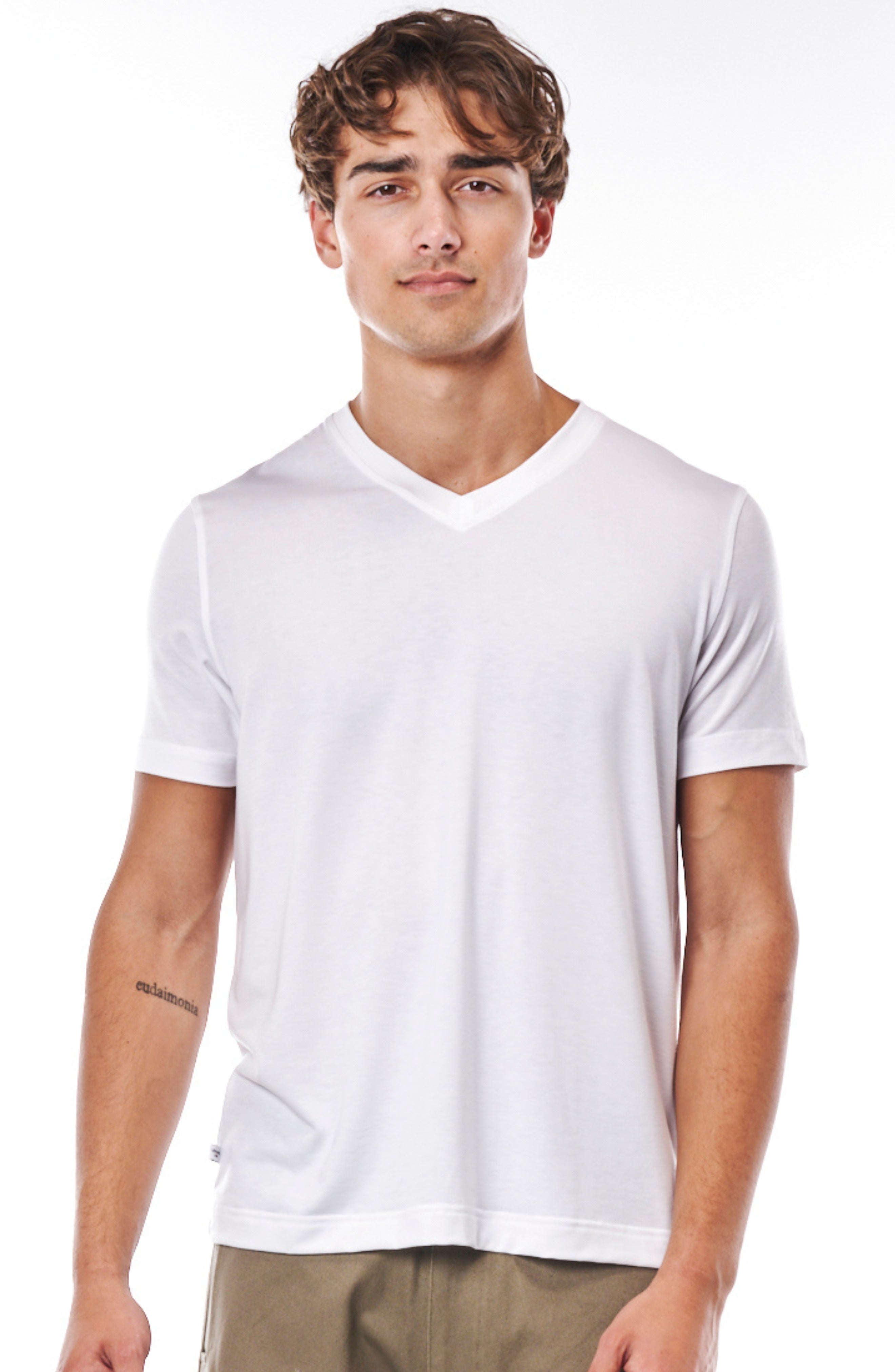 EVERYDAY V-NECK