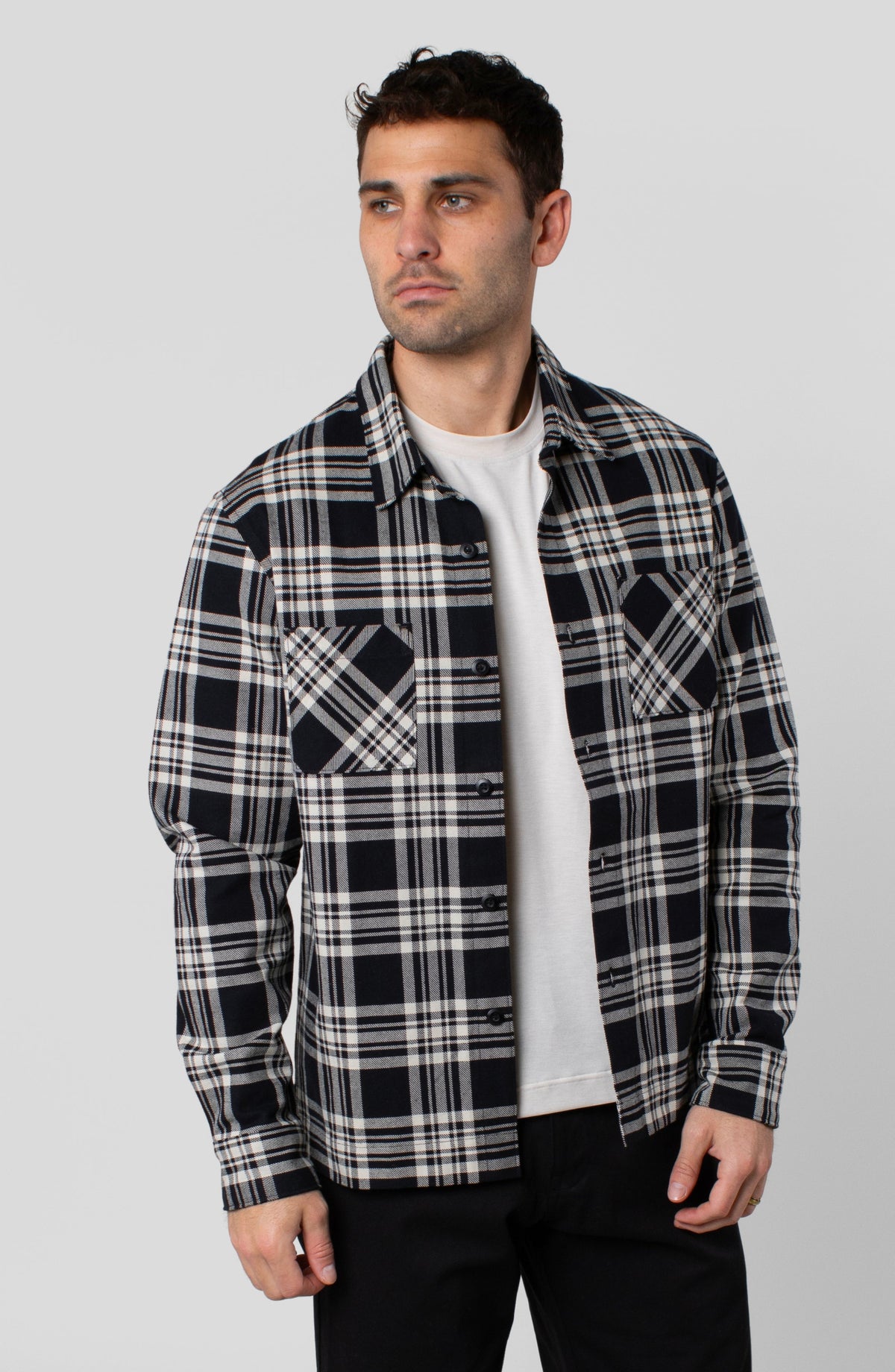 LEISURE LAB® Outlander button-up shirt in black and white plaid cotton flannel with two front chest pockets