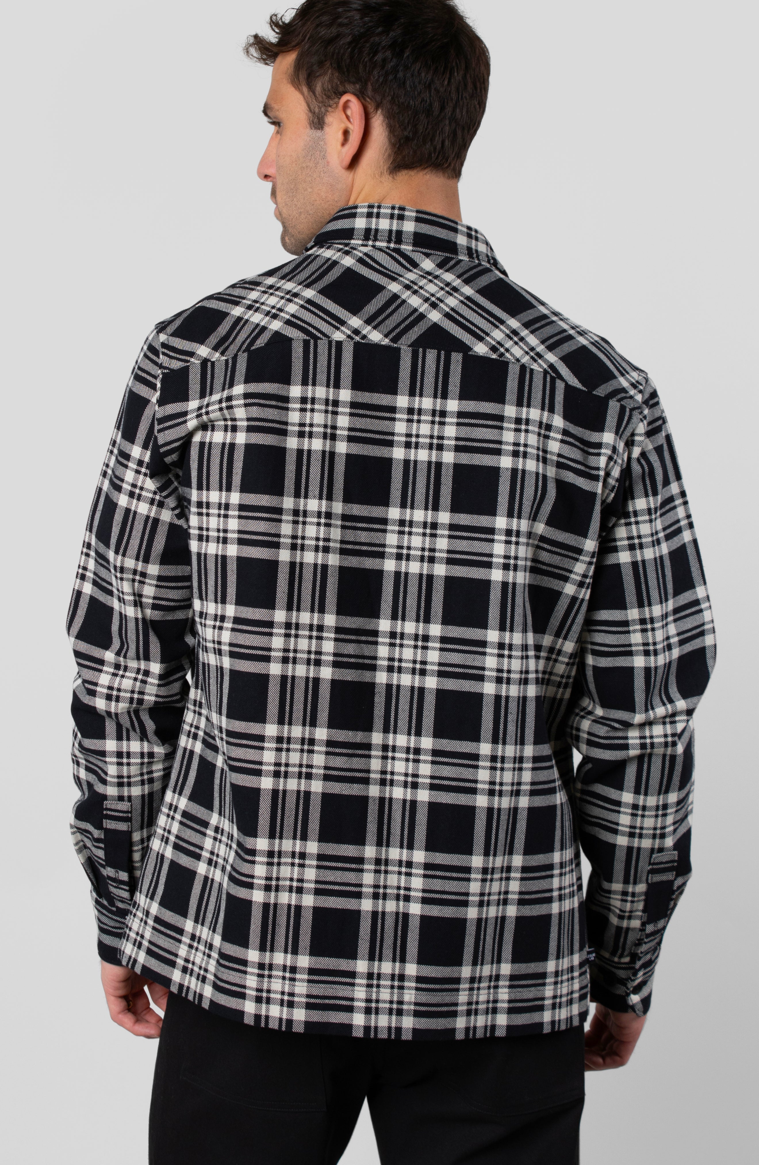OUTLANDER BUTTON UP
