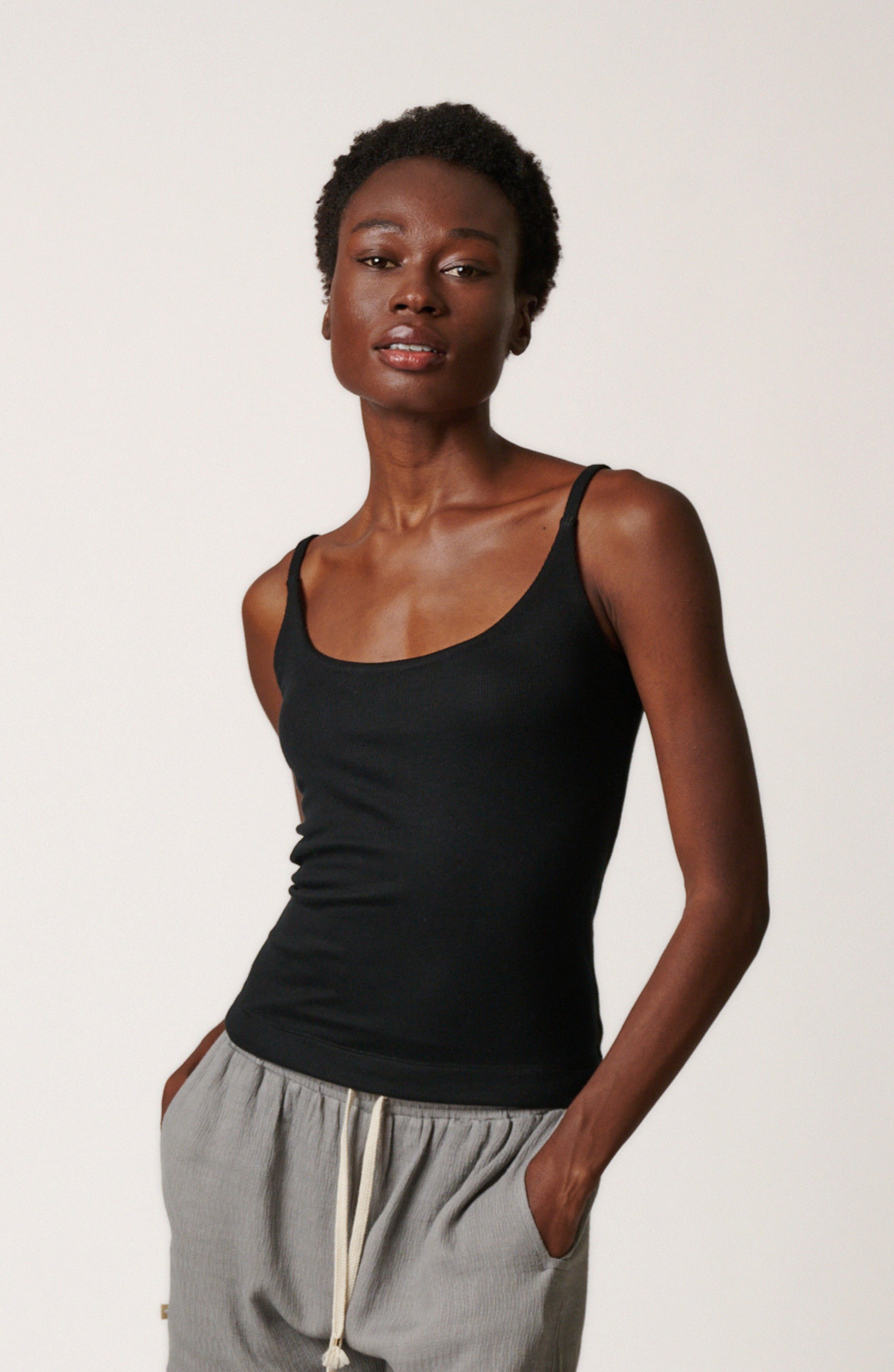 jens 未使用 イェンス LAYER TANKTOP タンクトップ ブラウン Neaty Racer Tank Top - Pecan Brown | Exercere