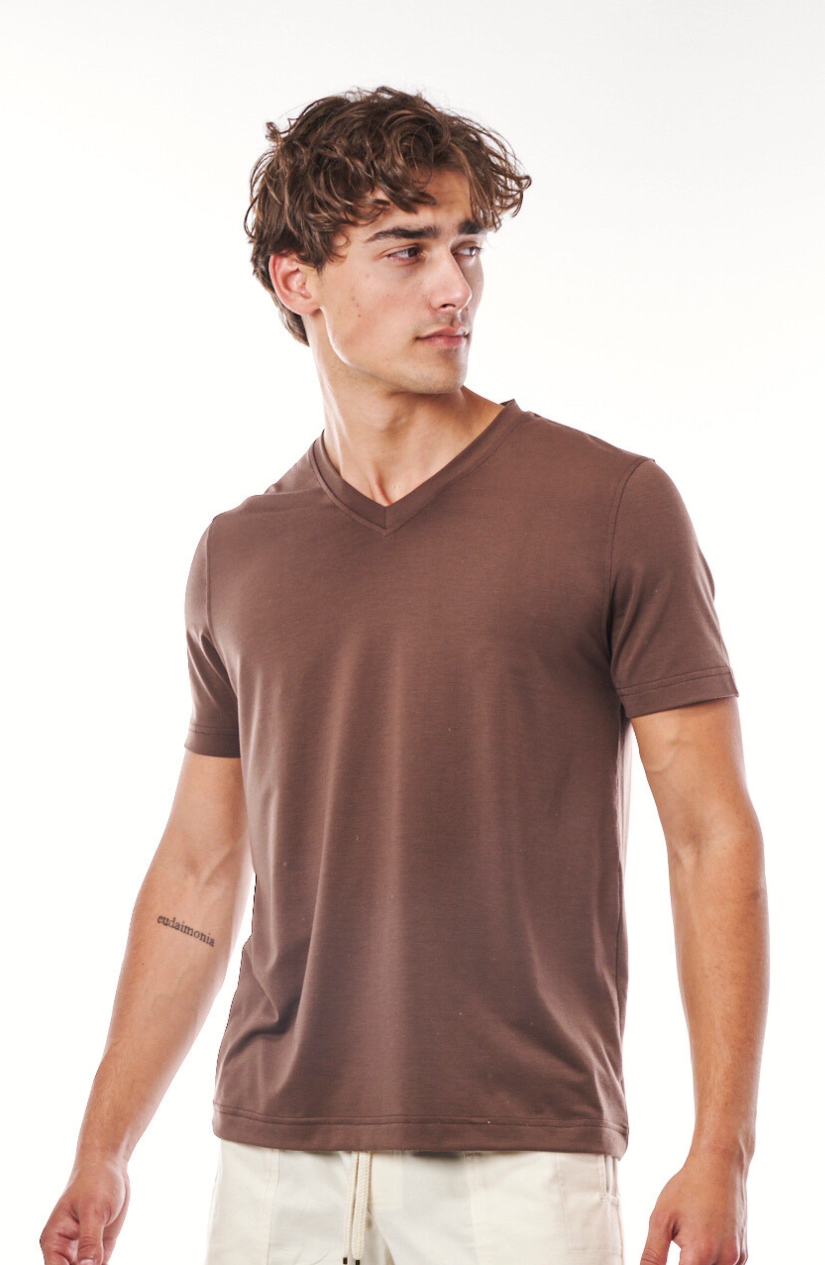 EVERYDAY V-NECK