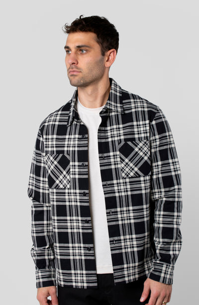 OUTLANDER BUTTON UP
