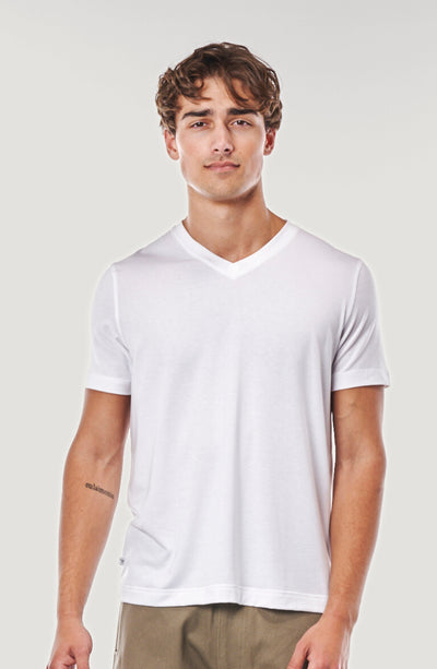 EVERYDAY V-NECK