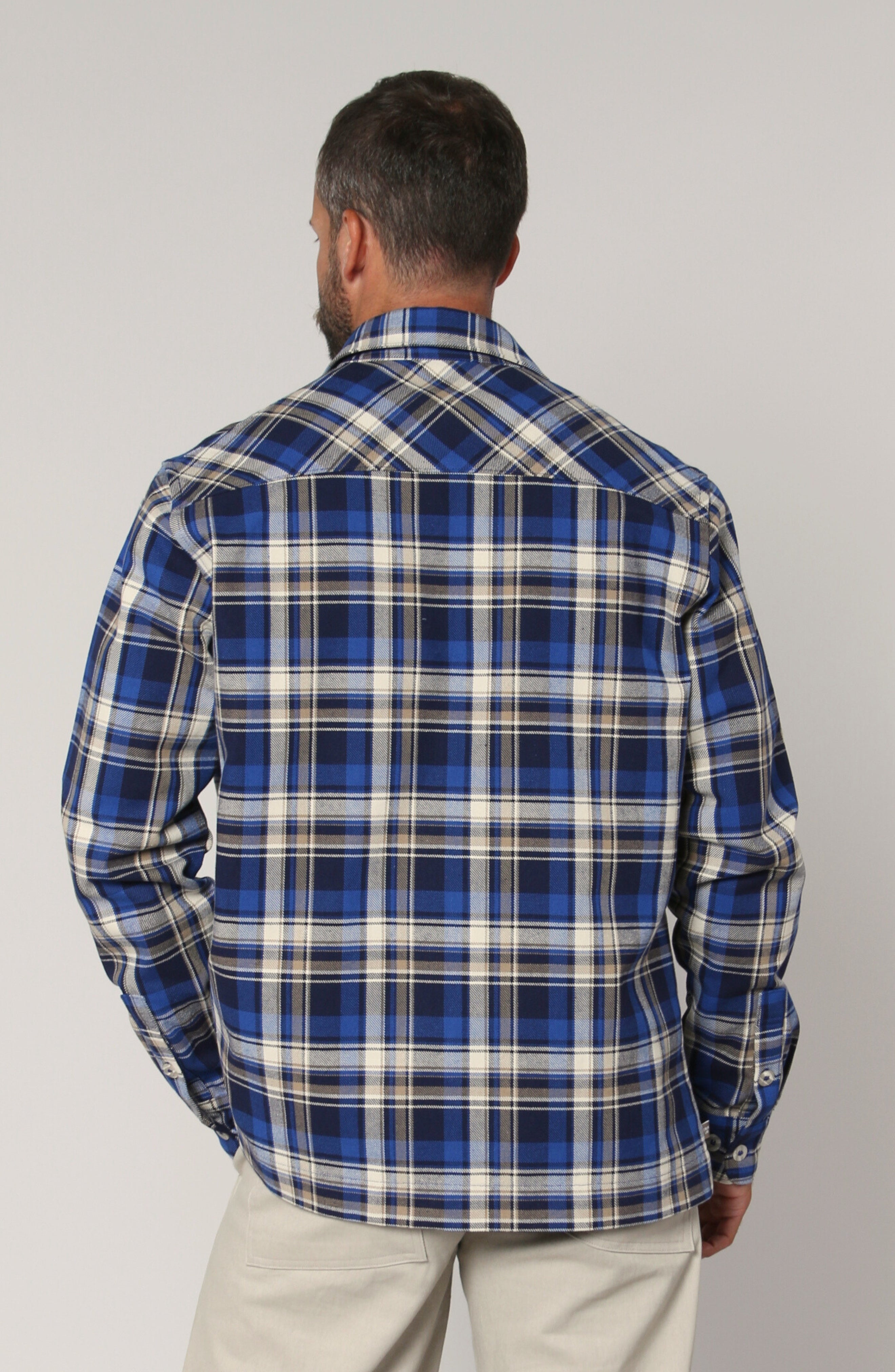OUTLANDER BUTTON UP