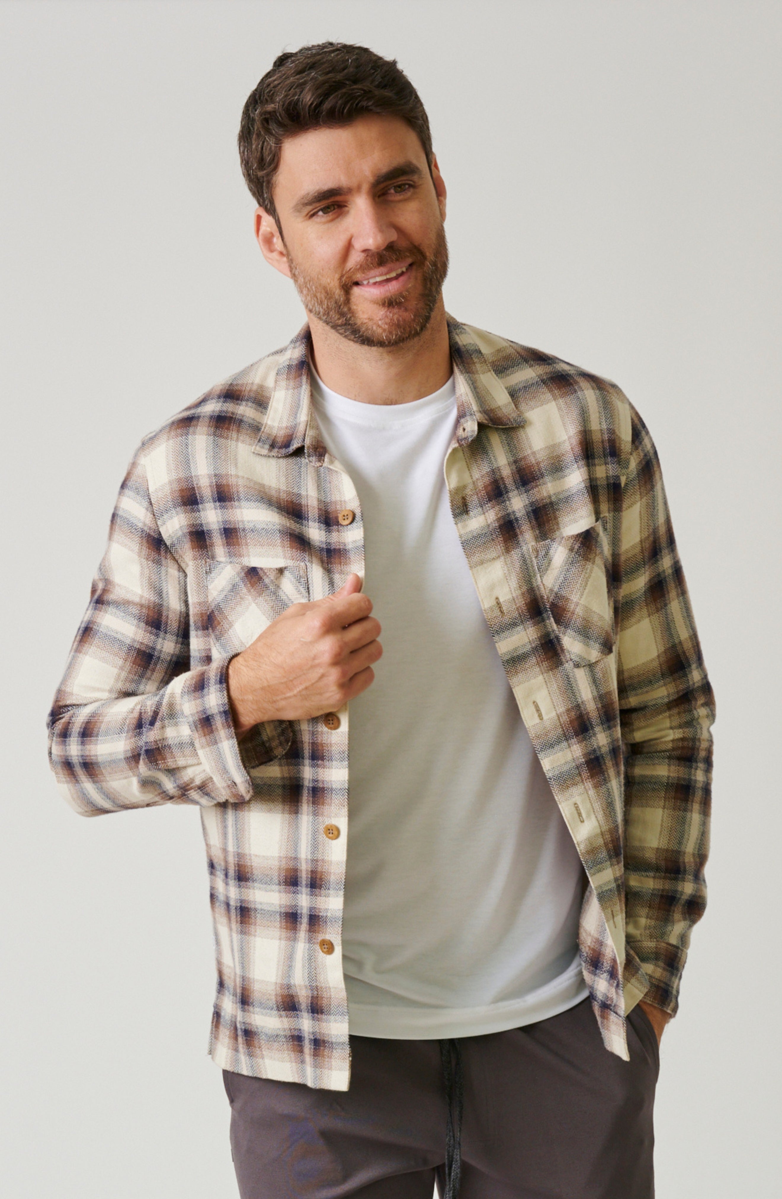 COYOTE COTTON FLANNEL BUTTON UP