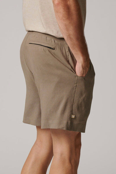 LAID-BACK LINEN SHORTS