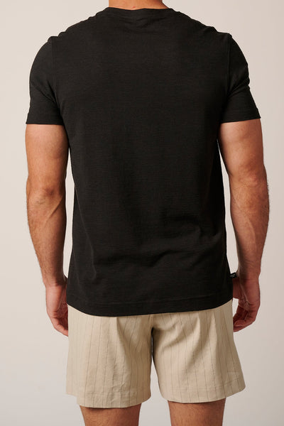 LAID-BACK LINEN SHORTS