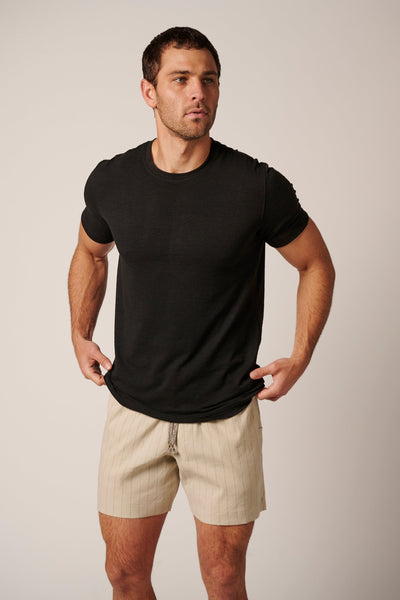 LAID-BACK LINEN SHORTS