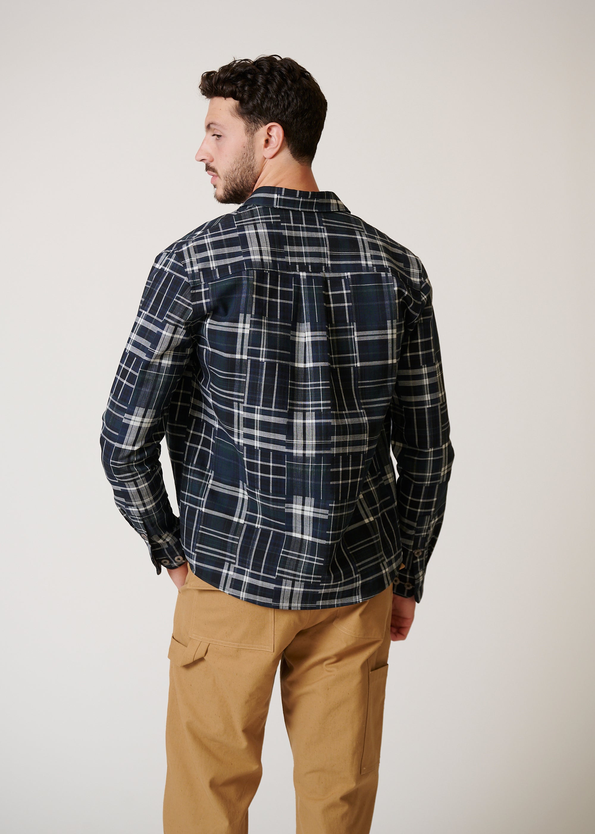 FRAMEWORK BUTTON UP